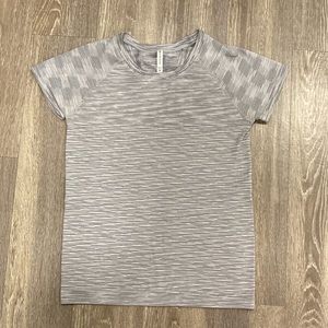 LIKE NEW ATHLETA workout top size M